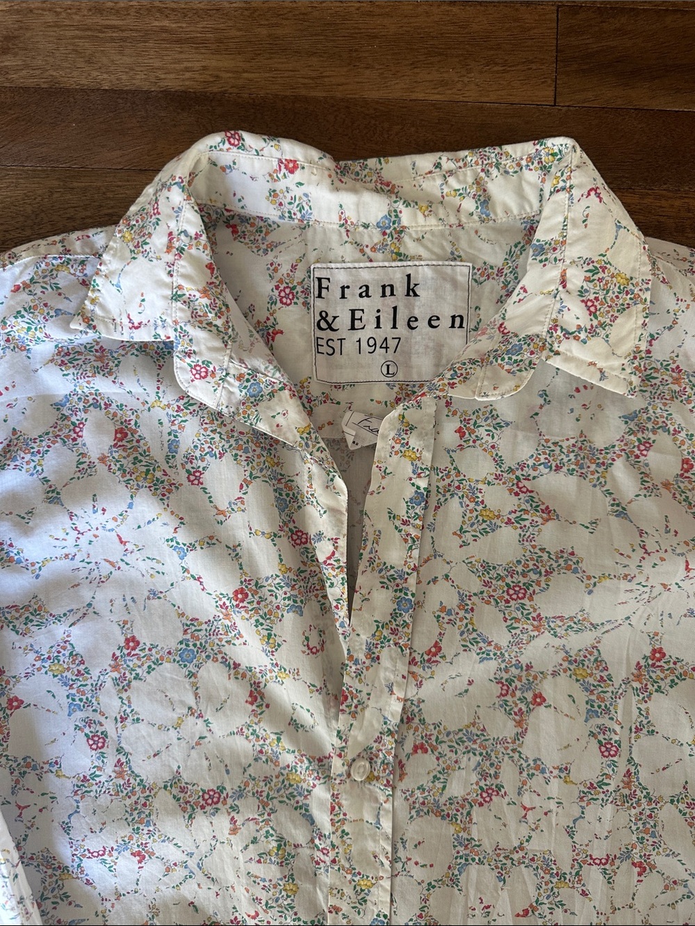 Frank & Eileen Women’s Shirt with Delicate Multicolor Floral Print - Picture 2 of 5